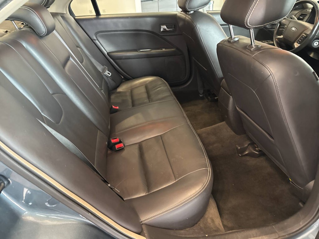 2011 Ford Fusion Image 36