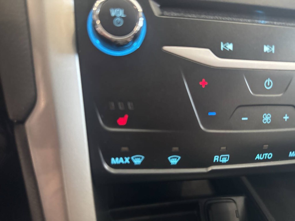 2014 Ford Fusion Image 33