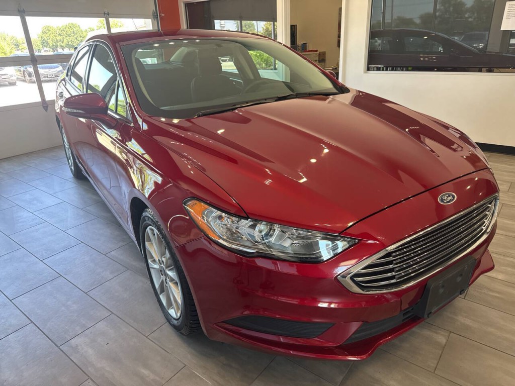 2017 Ford Fusion Image 2
