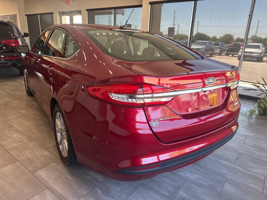 2017 Ford Fusion Image 11