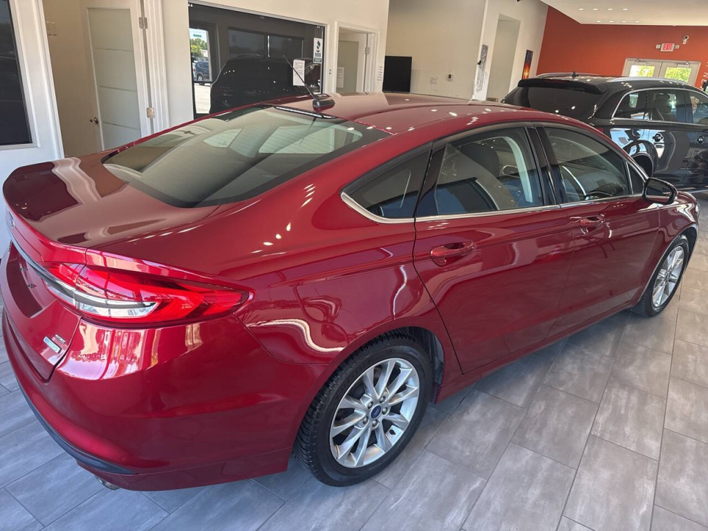 2017 Ford Fusion Image 14