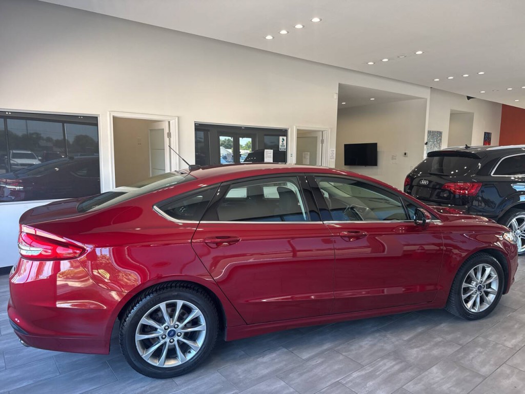 2017 Ford Fusion Image 15