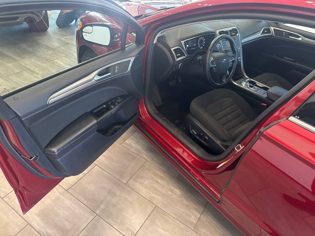 2017 Ford Fusion Image 19