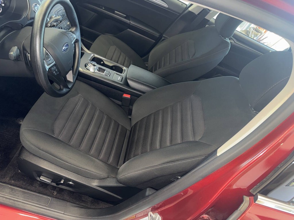 2017 Ford Fusion Image 20