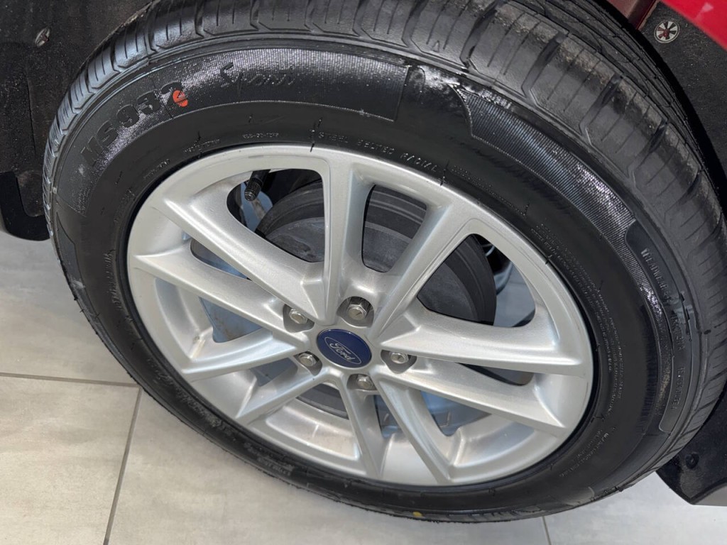 2017 Ford Focus Image 10
