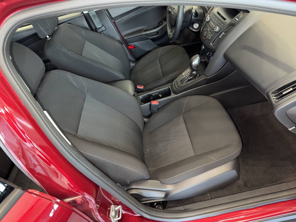 2017 Ford Focus Image 21