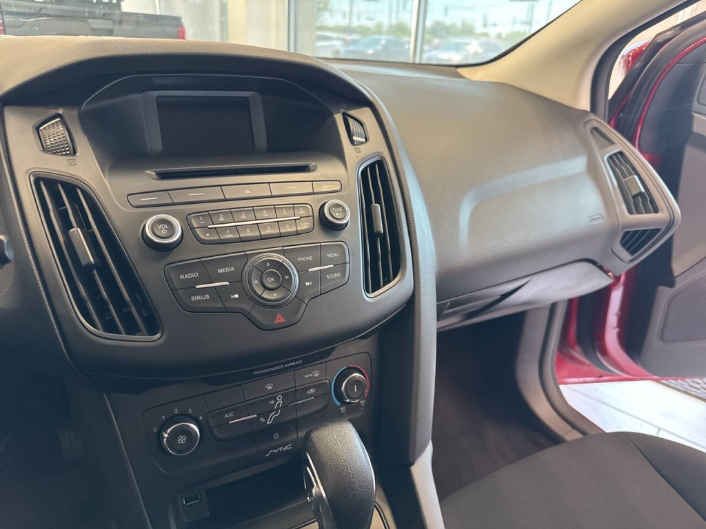 2017 Ford Focus Image 27