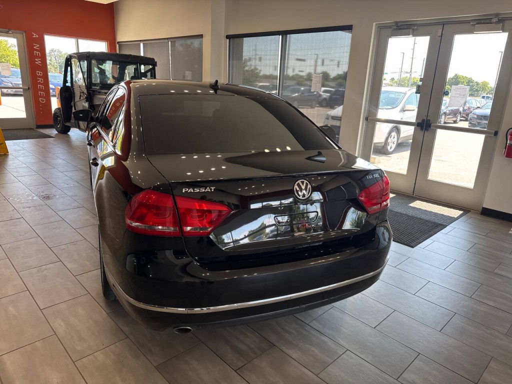 2014 Volkswagen Passat Image 15