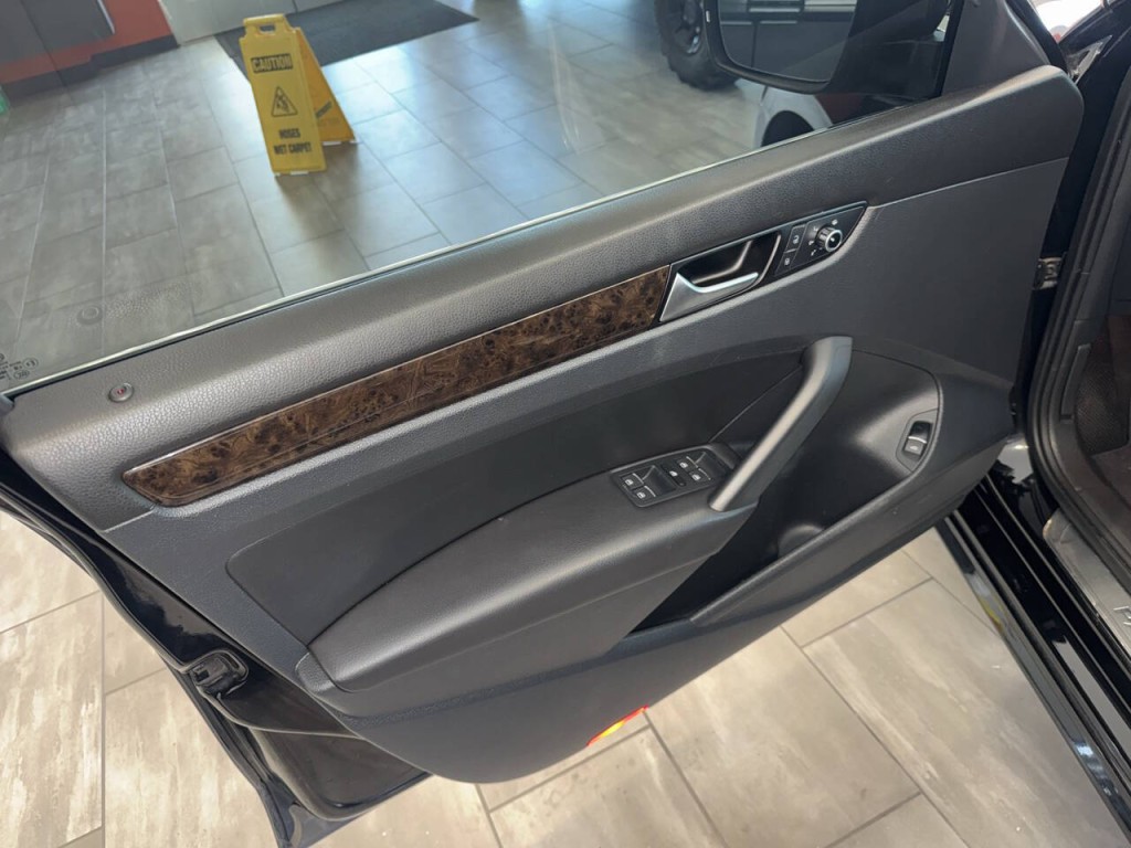 2014 Volkswagen Passat Image 19
