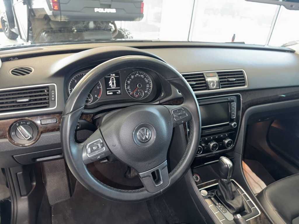 2014 Volkswagen Passat Image 23