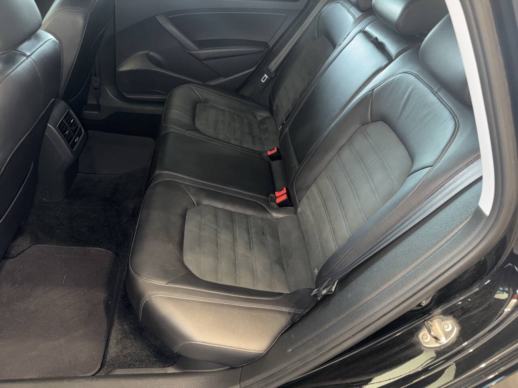 2014 Volkswagen Passat Image 26
