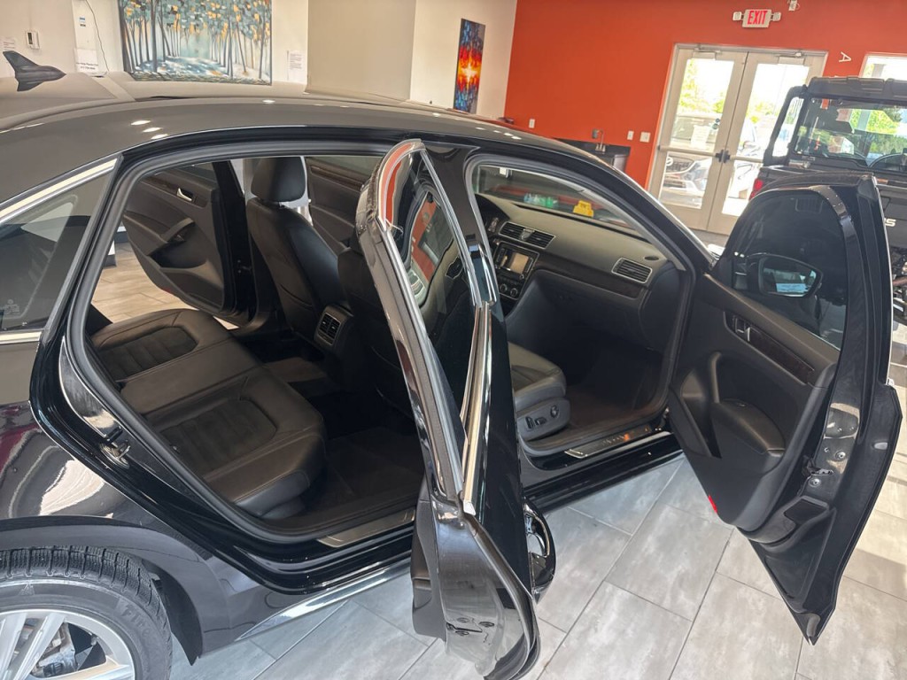 2014 Volkswagen Passat Image 27