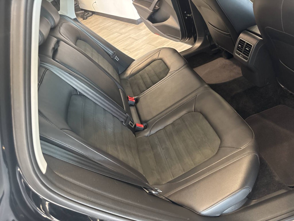 2014 Volkswagen Passat Image 31