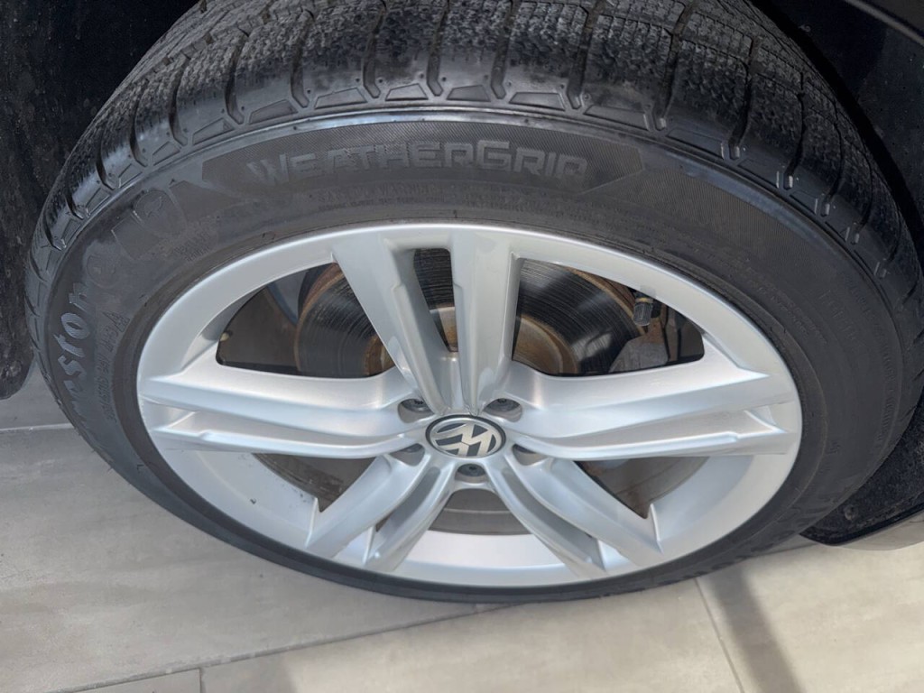 2014 Volkswagen Passat Image 32