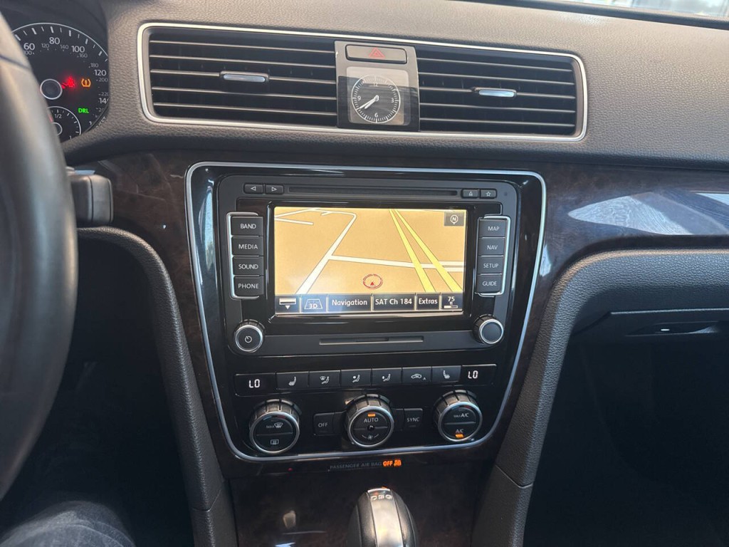 2014 Volkswagen Passat Image 37