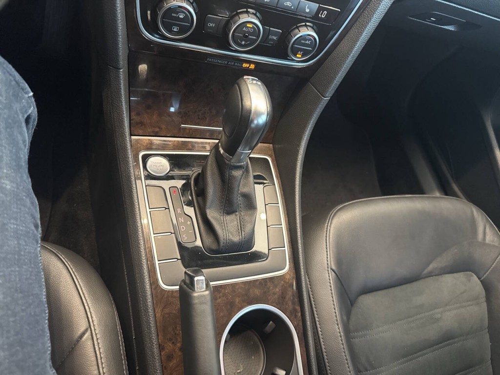 2014 Volkswagen Passat Image 39
