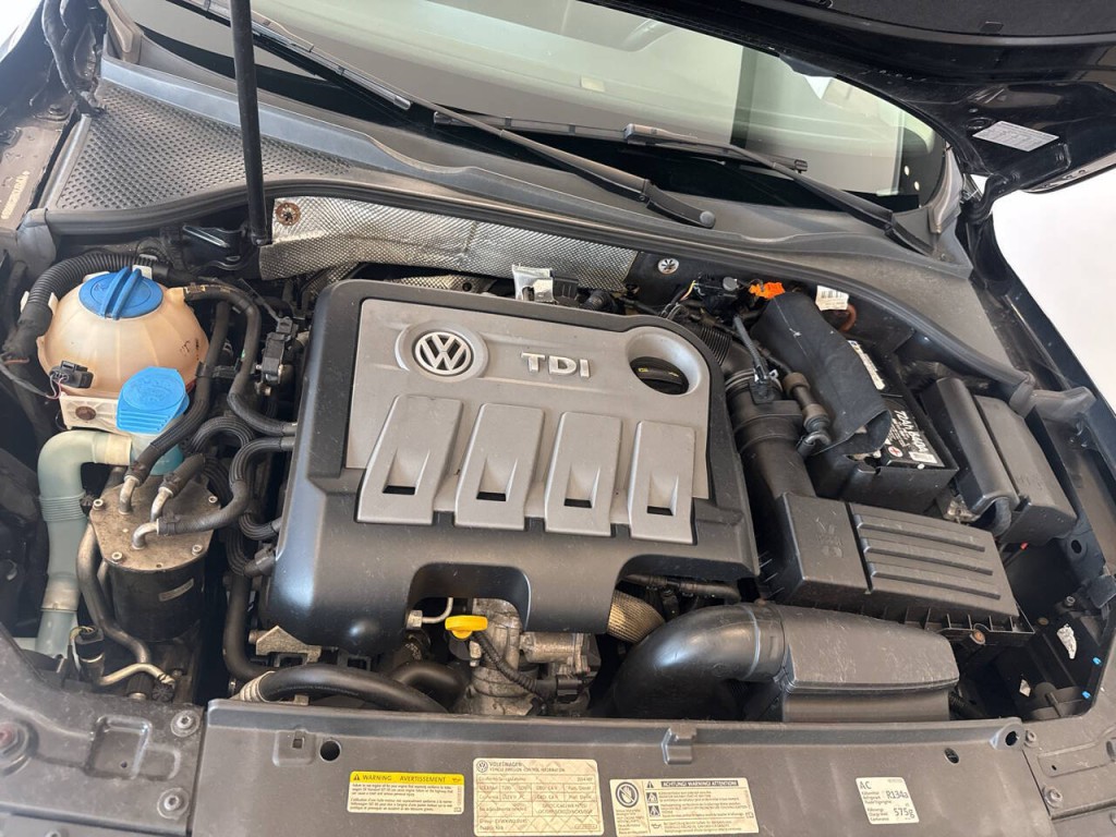 2014 Volkswagen Passat Image 41