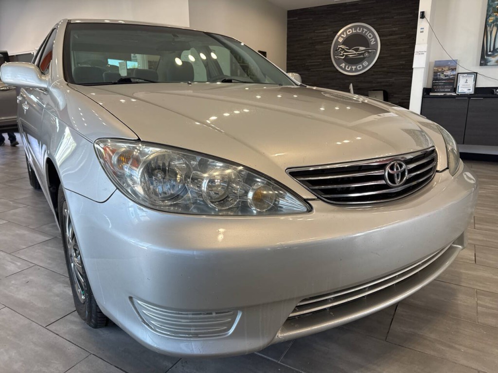 2005 Toyota Camry Image 1