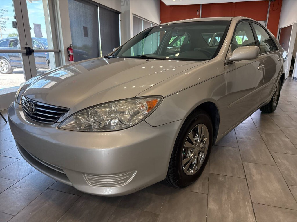 2005 Toyota Camry Image 3