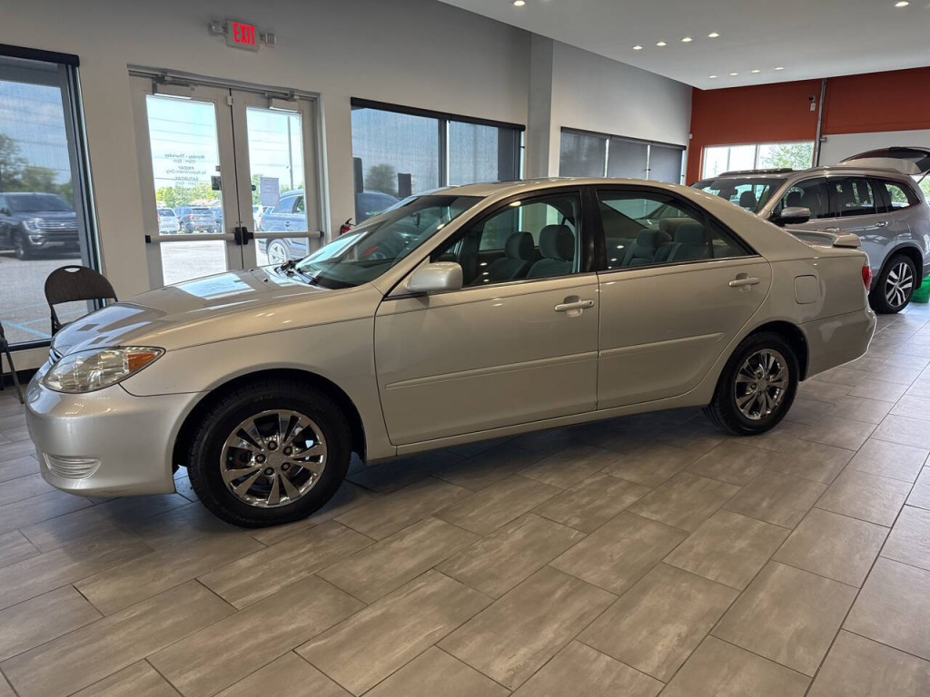 2005 Toyota Camry Image 4