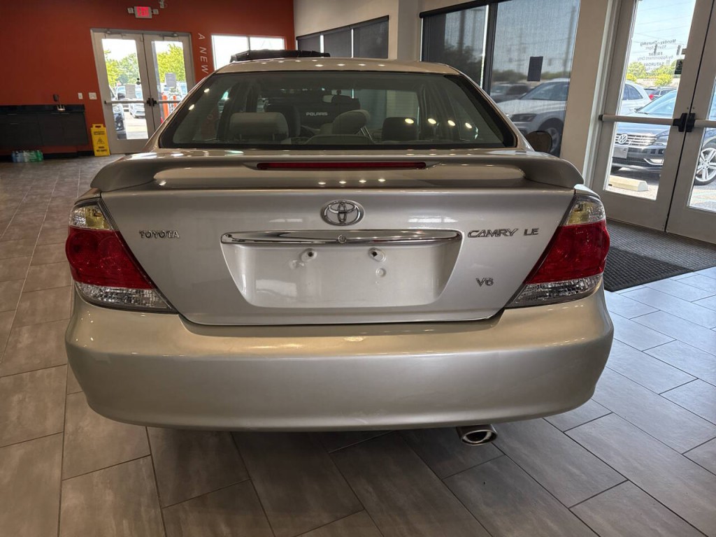 2005 Toyota Camry Image 6