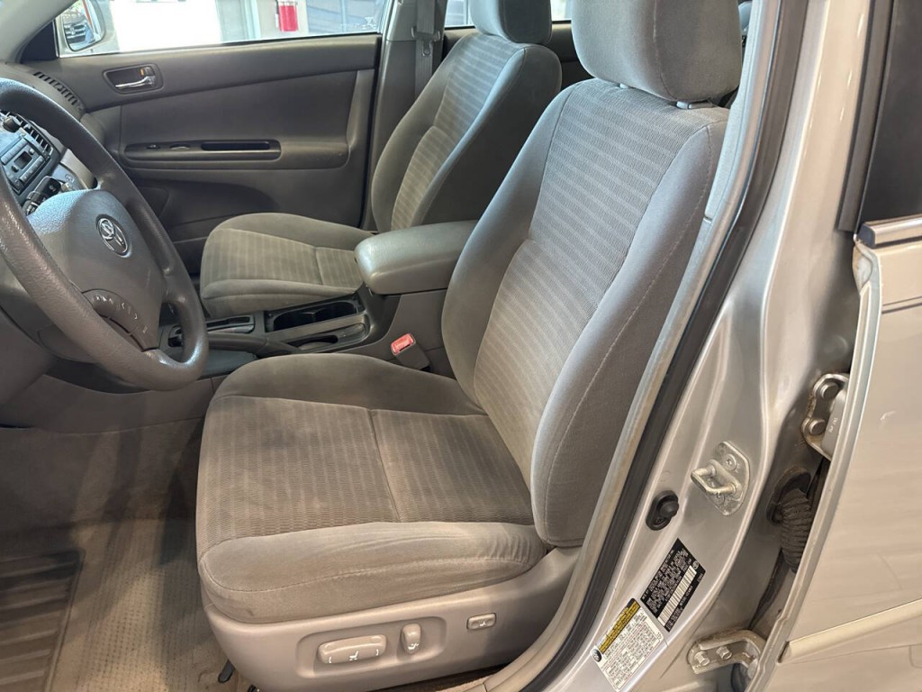 2005 Toyota Camry Image 14