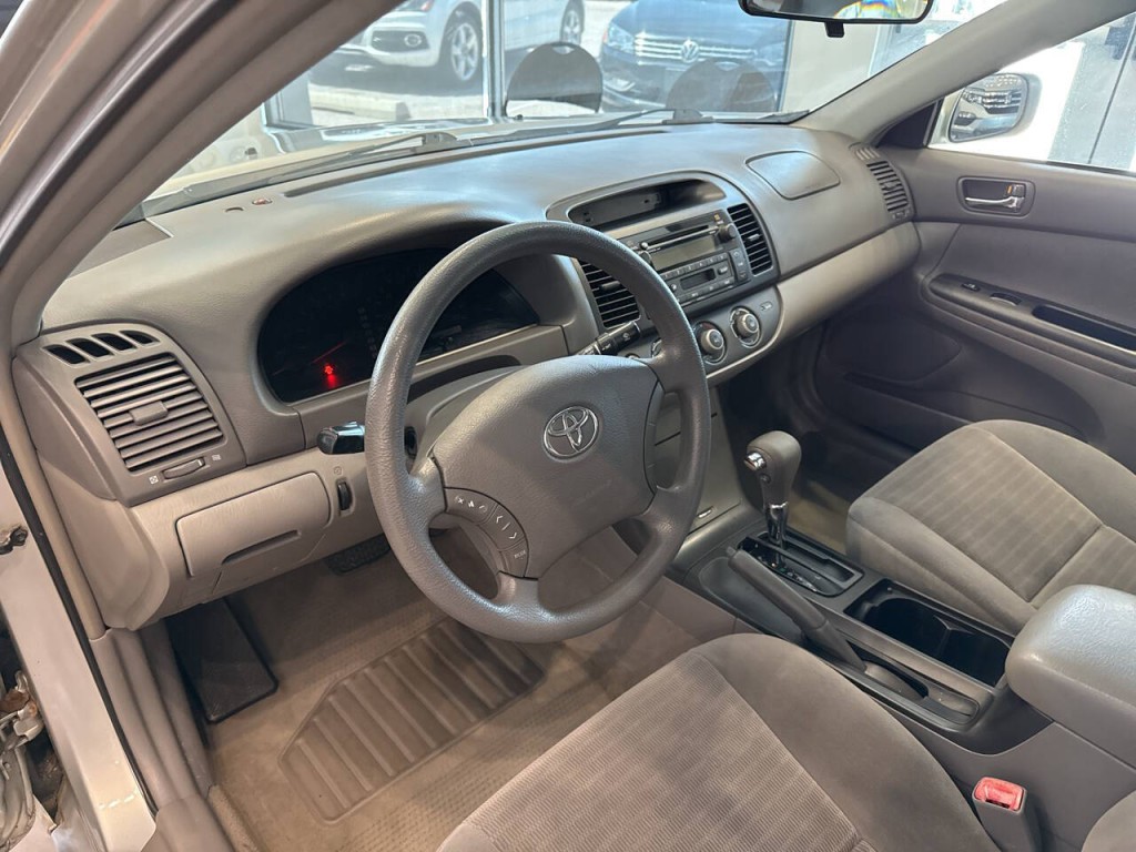2005 Toyota Camry Image 16