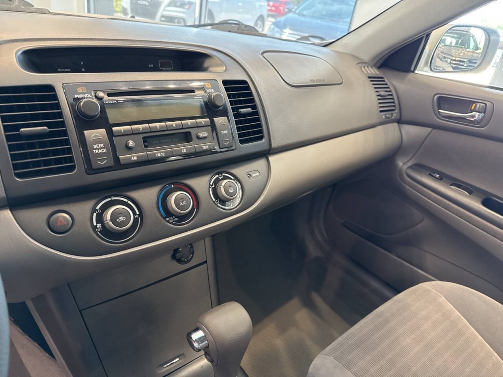 2005 Toyota Camry Image 19
