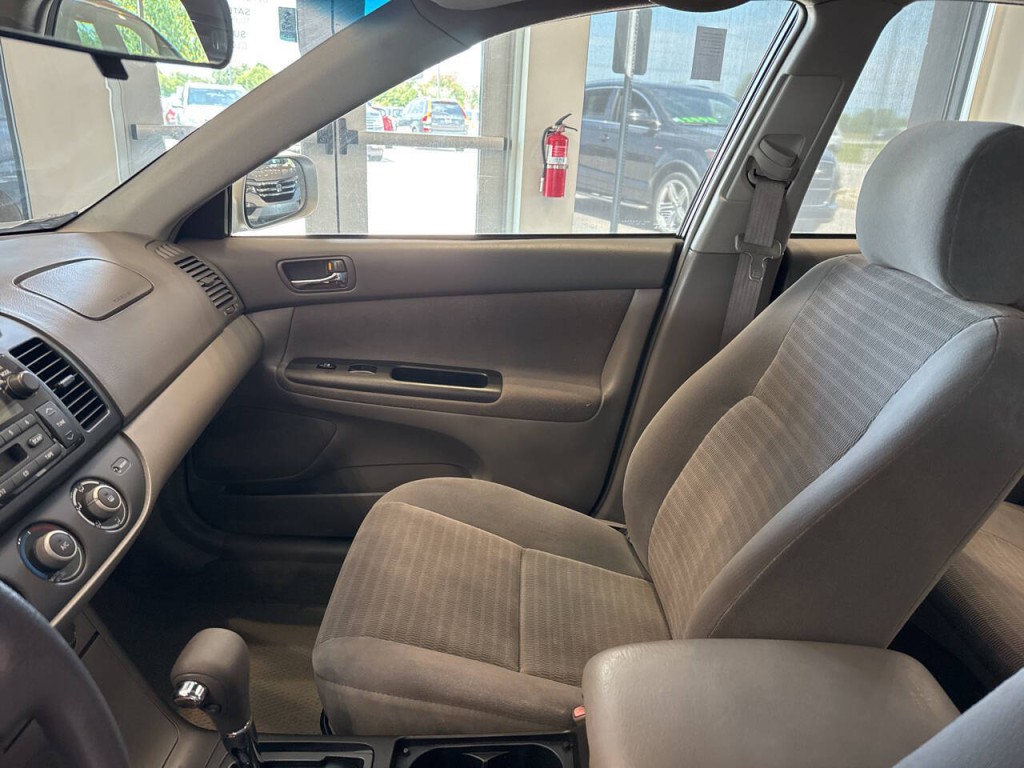 2005 Toyota Camry Image 22