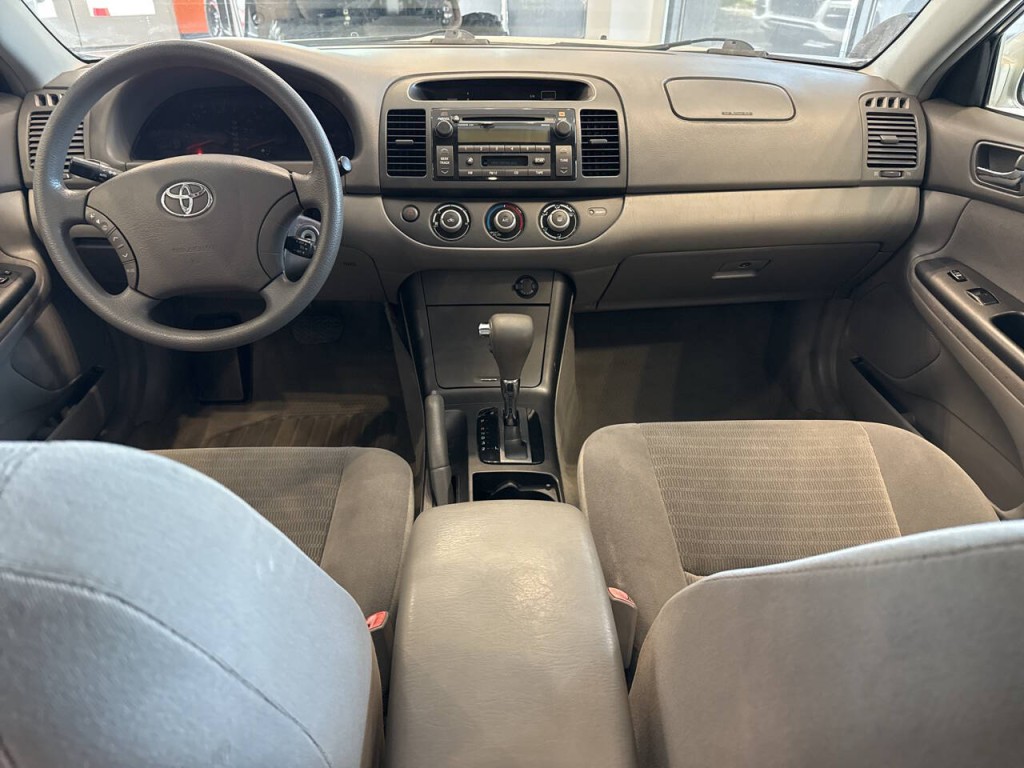 2005 Toyota Camry Image 29