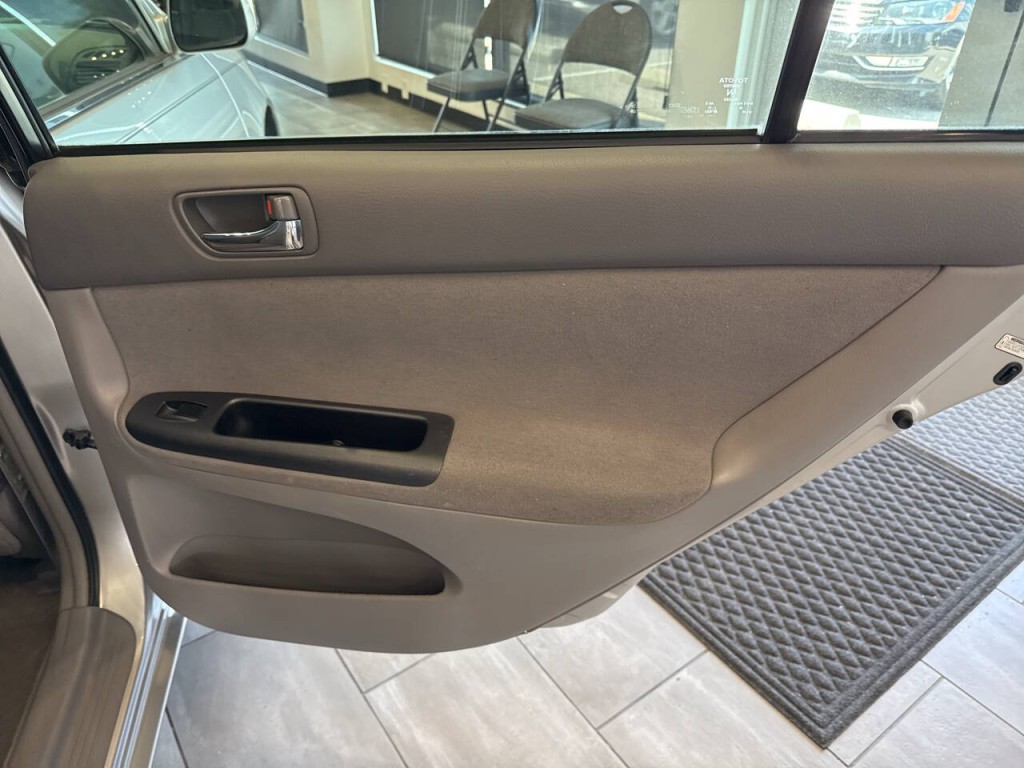 2005 Toyota Camry Image 33
