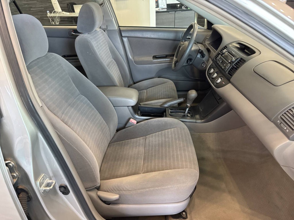 2005 Toyota Camry Image 37
