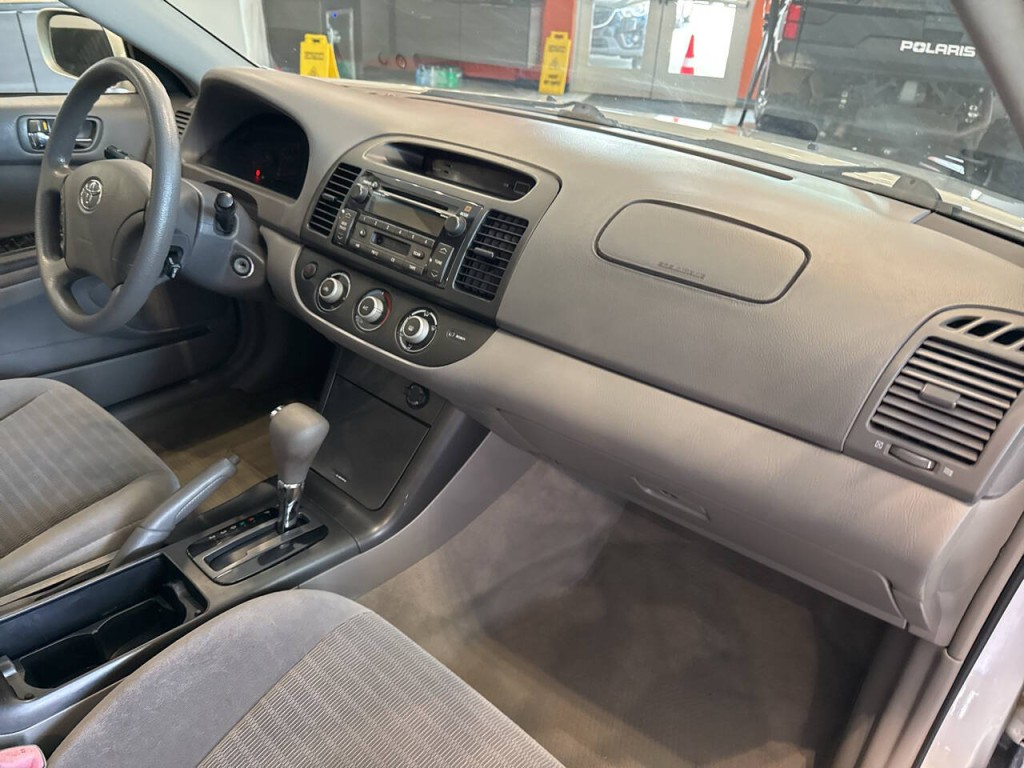 2005 Toyota Camry Image 38