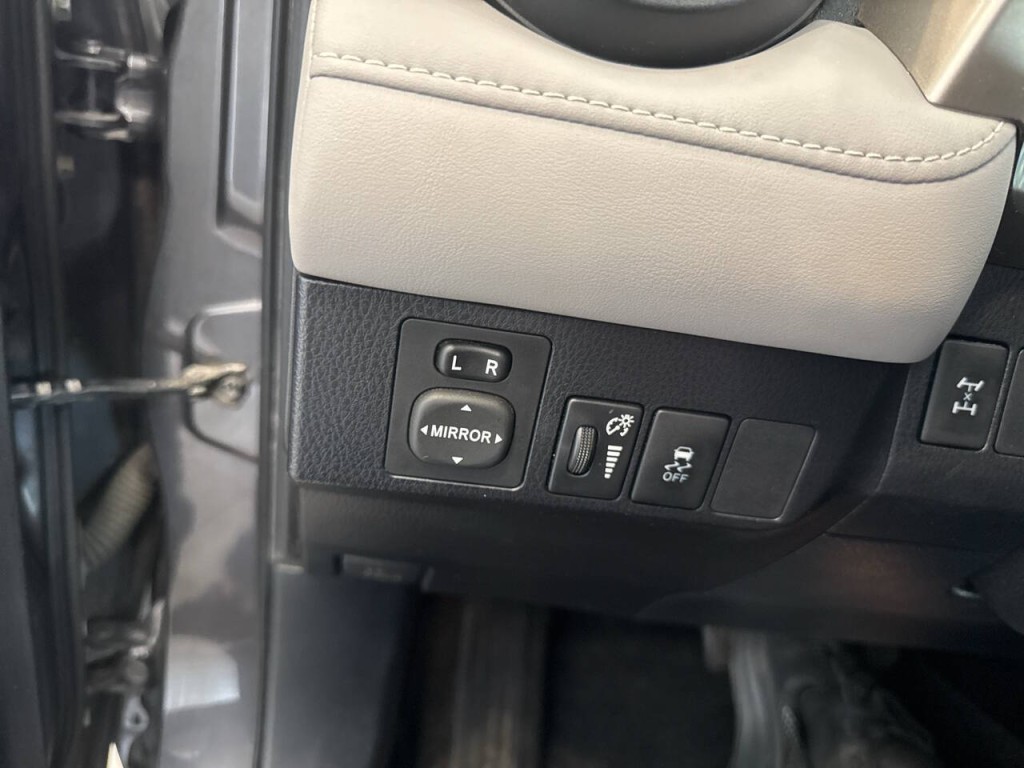 2013 Toyota Rav4 Image 25