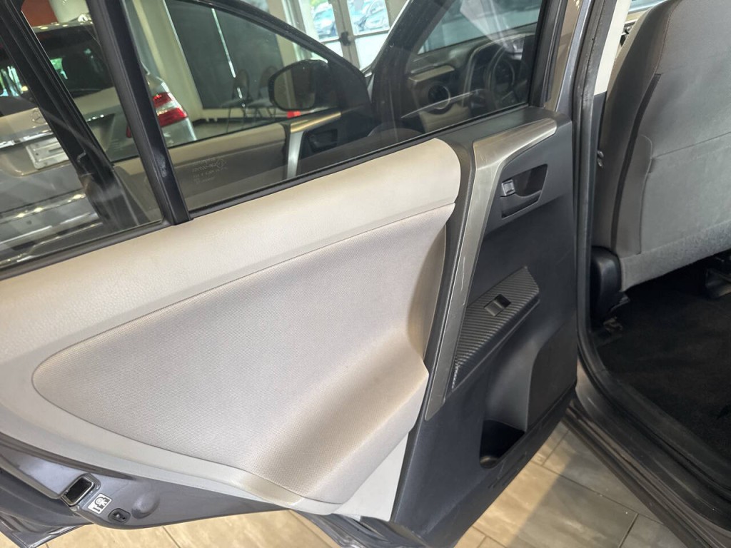2013 Toyota Rav4 Image 32