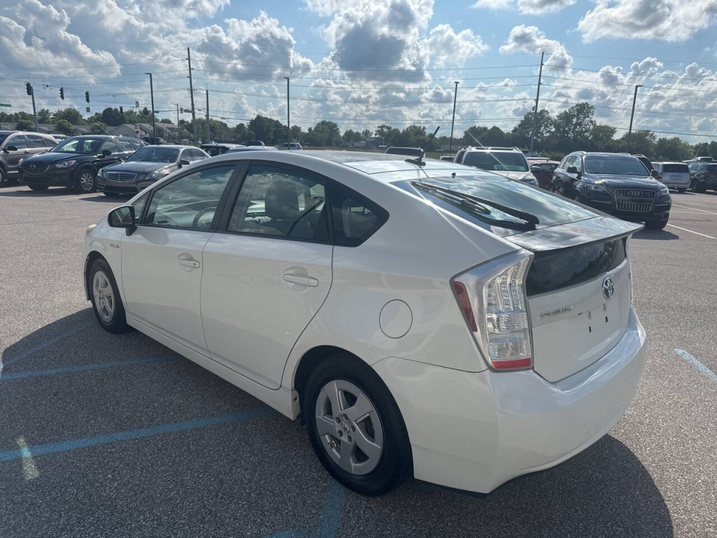 2010 Toyota Prius Image 11