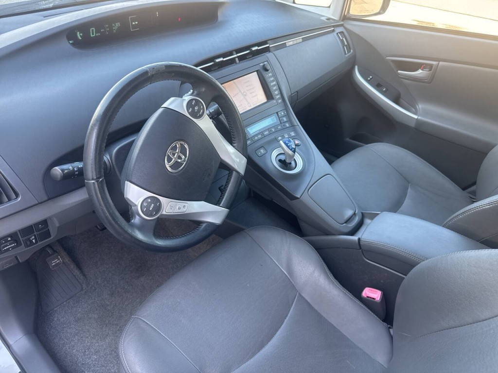 2010 Toyota Prius Image 24