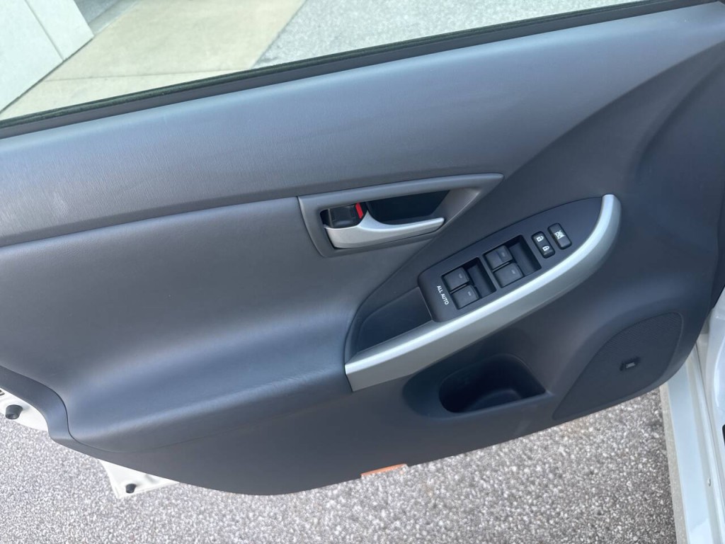 2010 Toyota Prius Image 25
