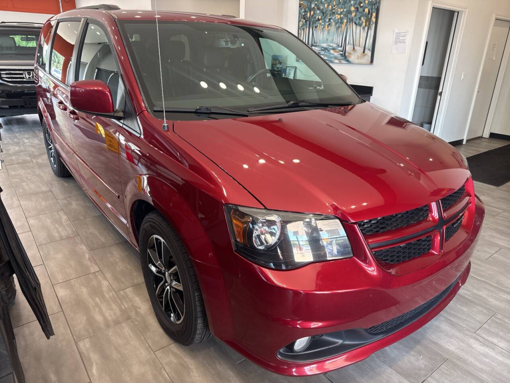 2015 Dodge Grand Caravan Image 2