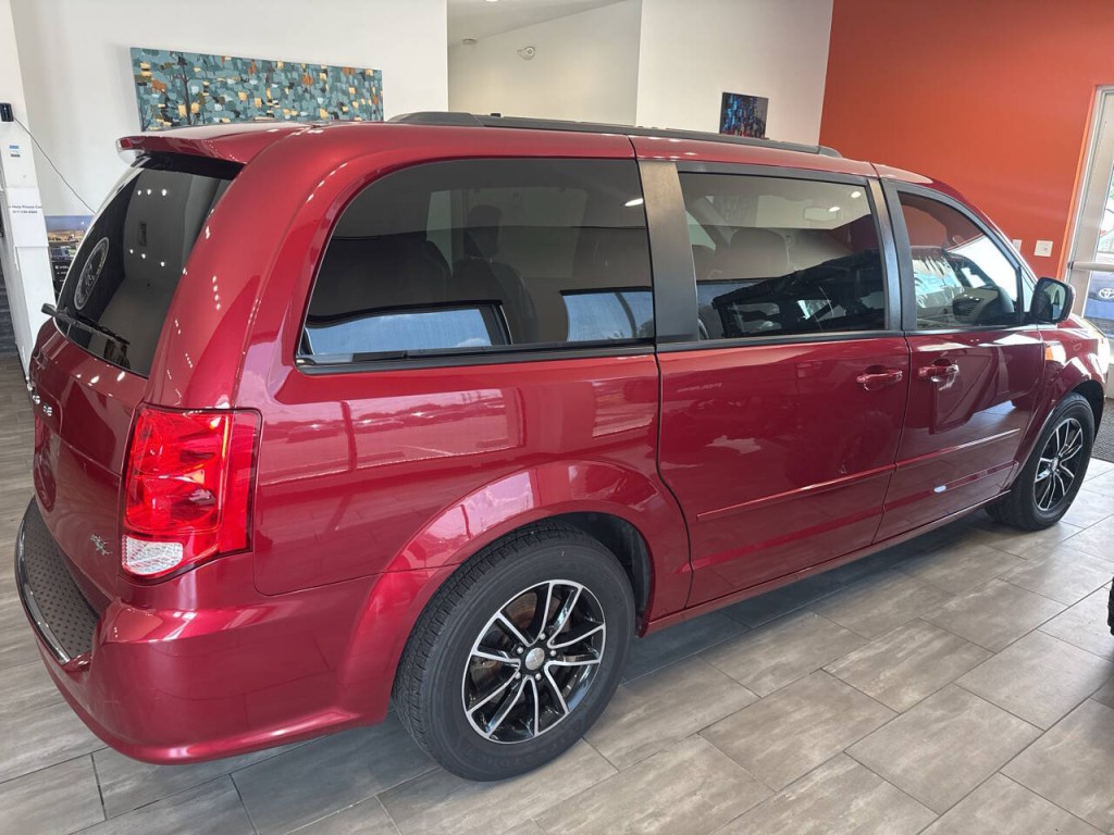 2015 Dodge Grand Caravan Image 11