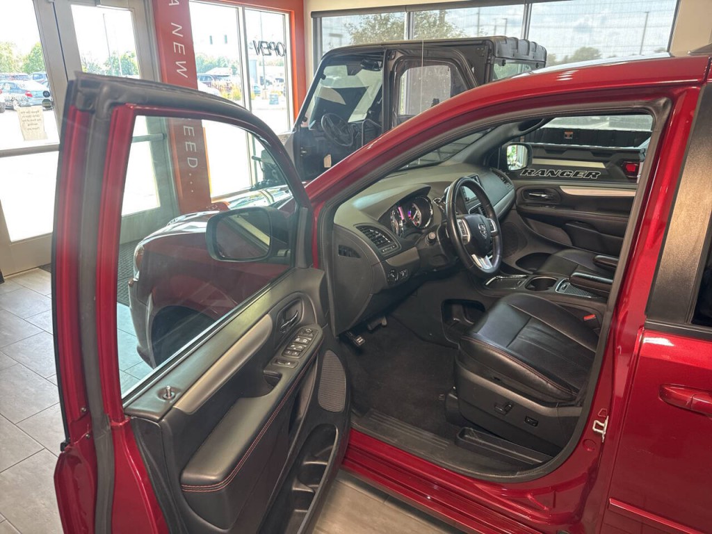 2015 Dodge Grand Caravan Image 14