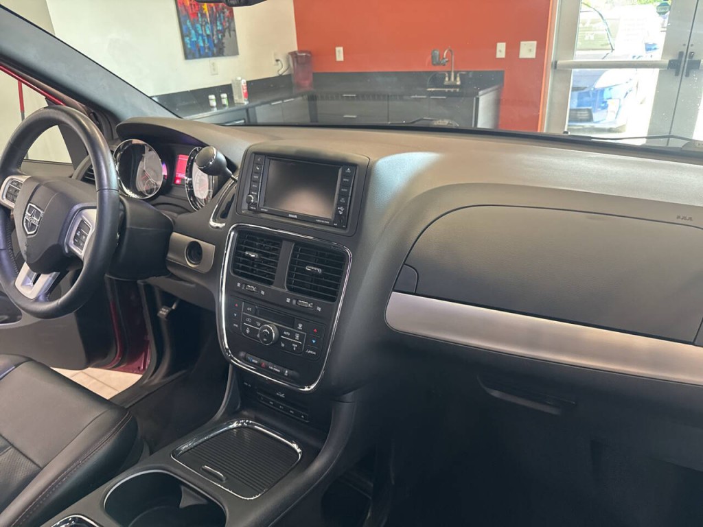 2015 Dodge Grand Caravan Image 23