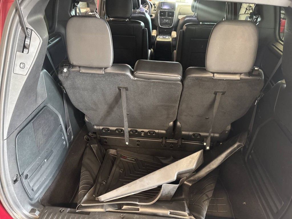 2015 Dodge Grand Caravan Image 24