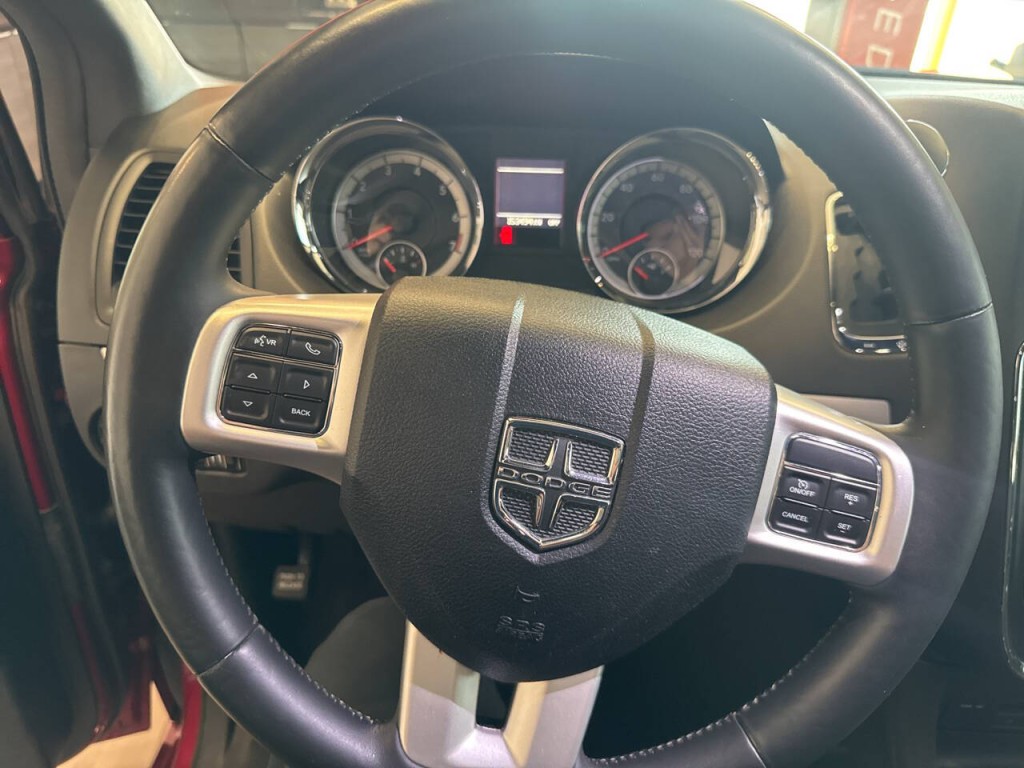 2015 Dodge Grand Caravan Image 25