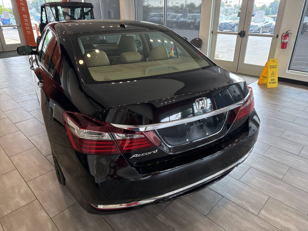 2016 Honda Accord Image 5