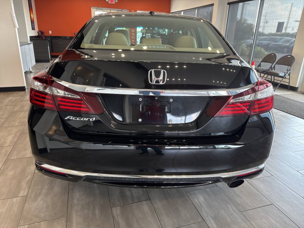 2016 Honda Accord Image 6