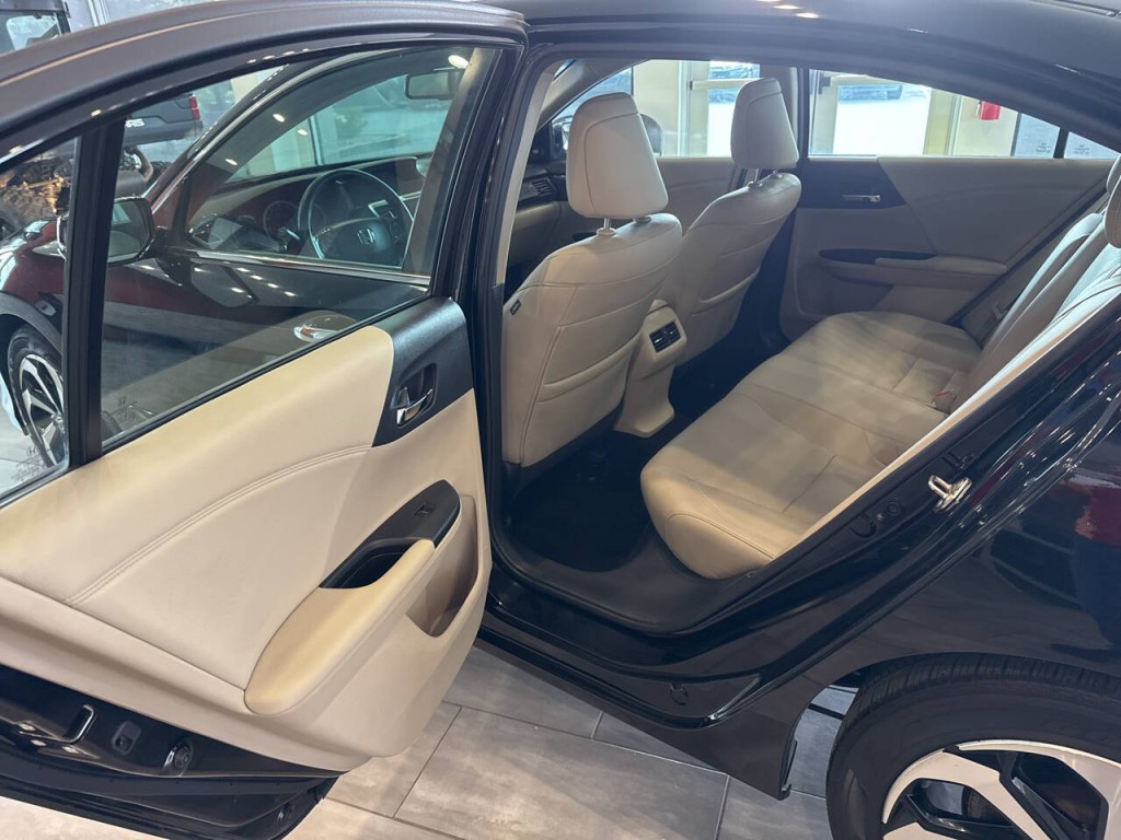 2016 Honda Accord Image 26
