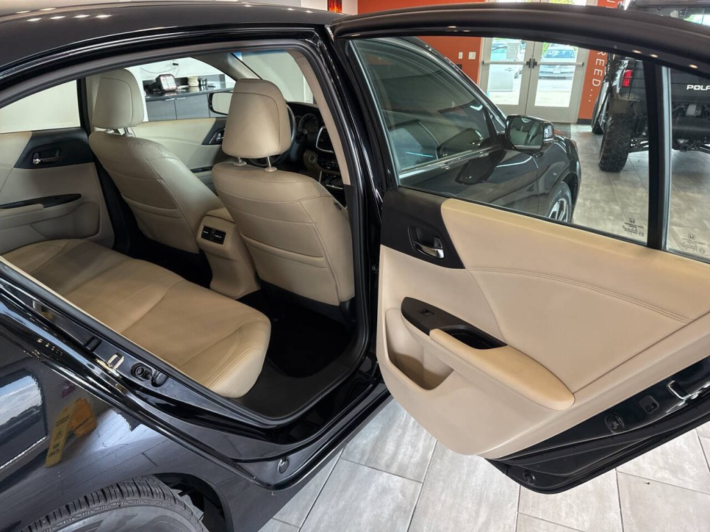 2016 Honda Accord Image 33