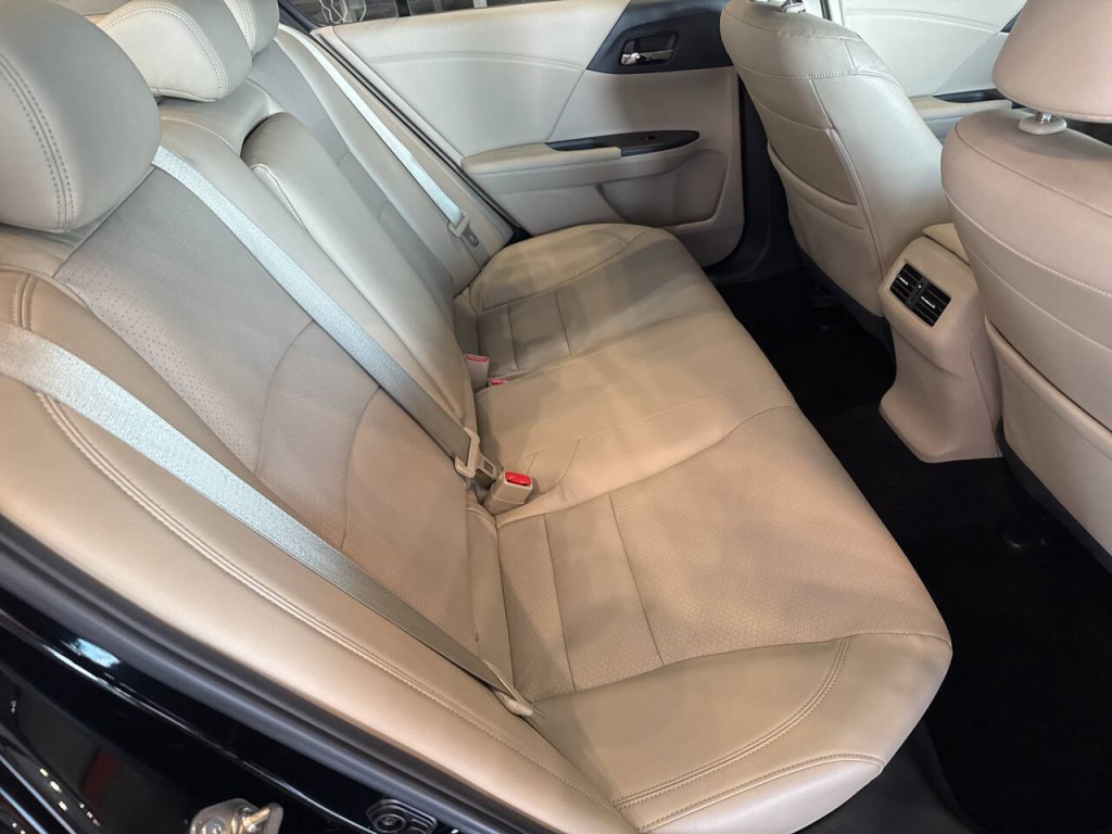 2016 Honda Accord Image 35