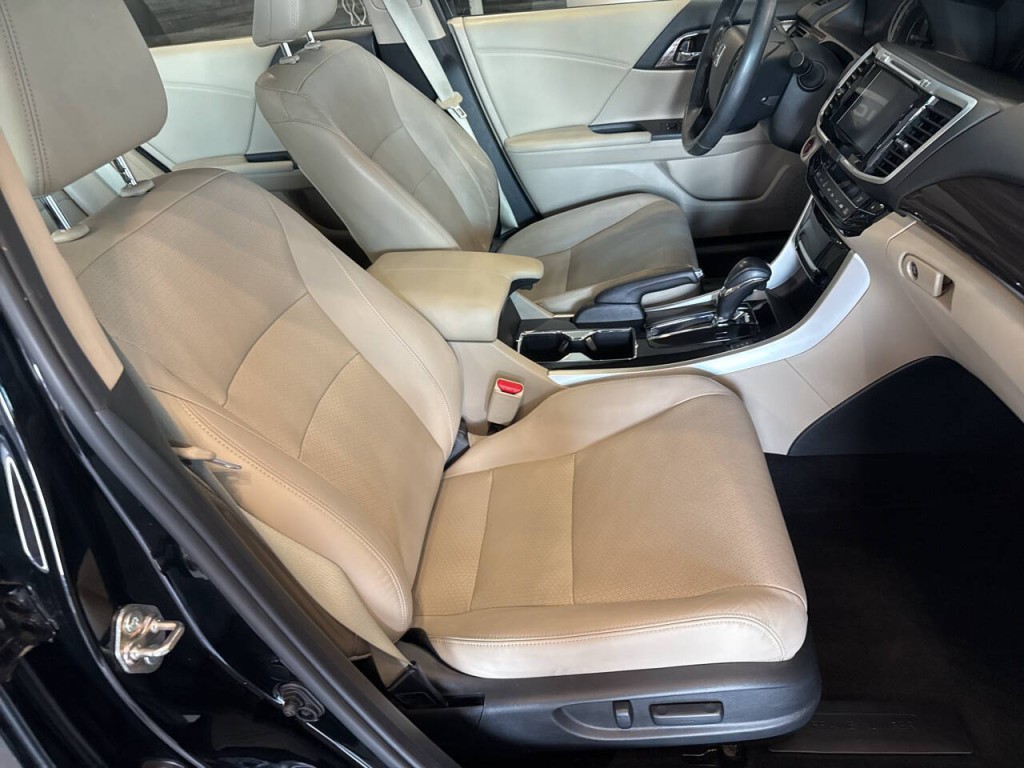 2016 Honda Accord Image 38